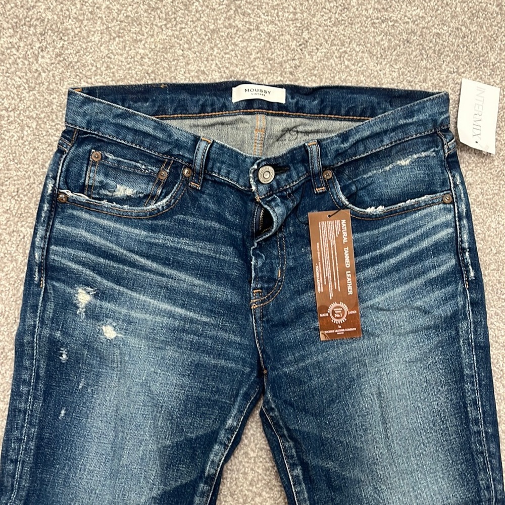 NWT Moussy Vintage Raw Hem Ripped Crop Jeans